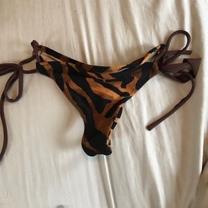 Tiger stripped scrunch bikini bottom