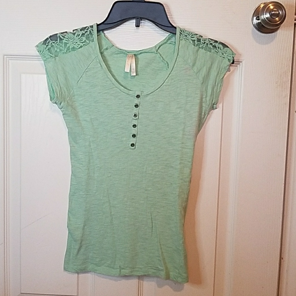Worn Mint Lace tee