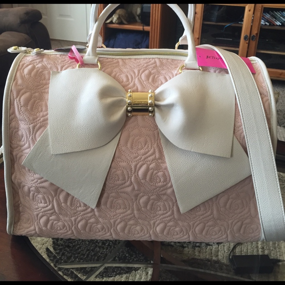 πΈSALEπΈNEW! BETSEY JOHNSON BLUSH WEEKENDER - Picture 2 of 6