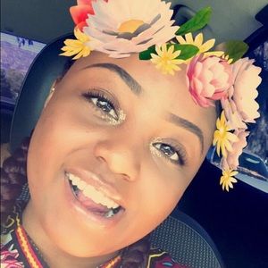 Meet your Posher, Lassandra