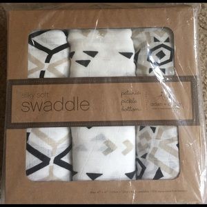 Aden + Anais Swaddle