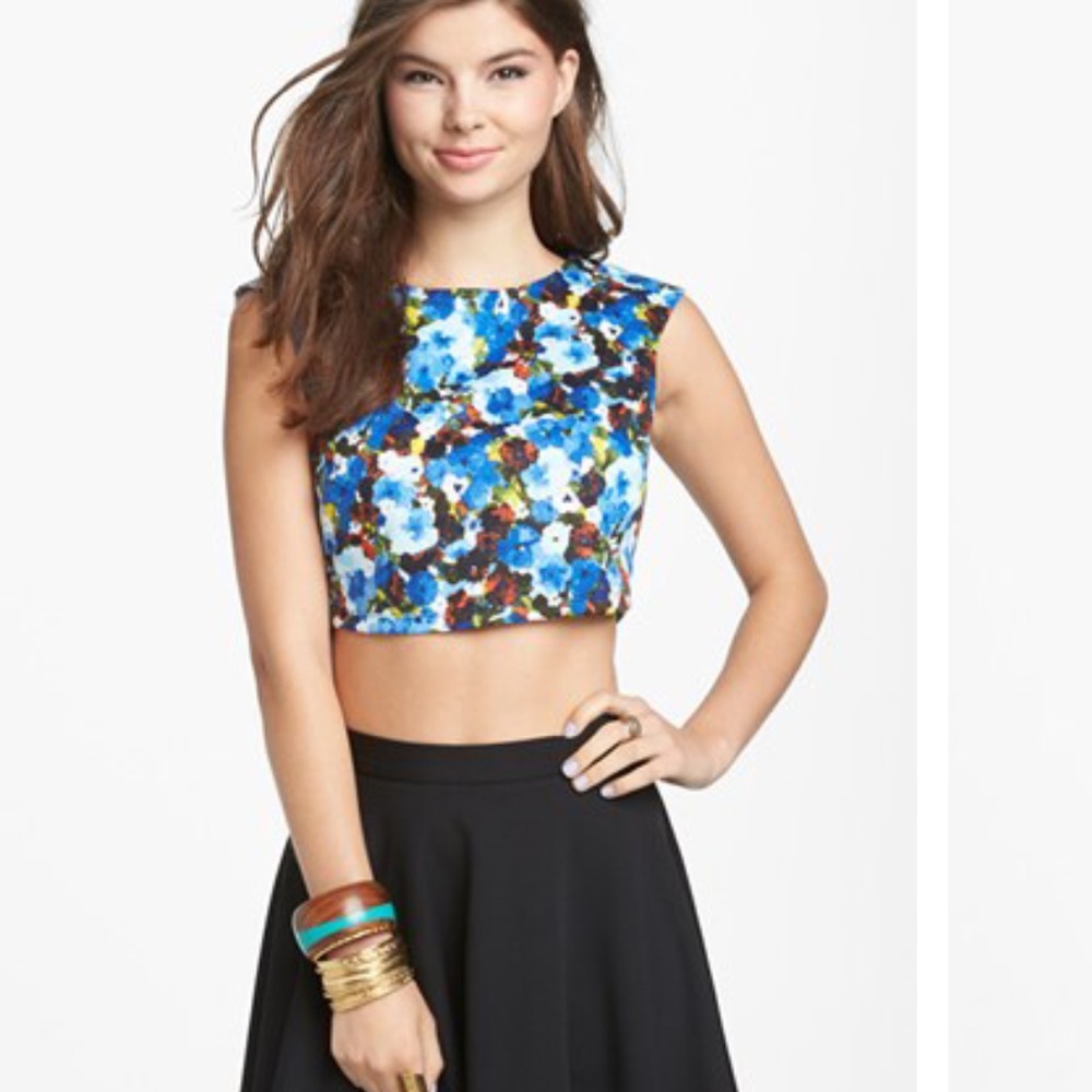 🏷 {SALE} NEW ll • Haute Society Floral Crop Top