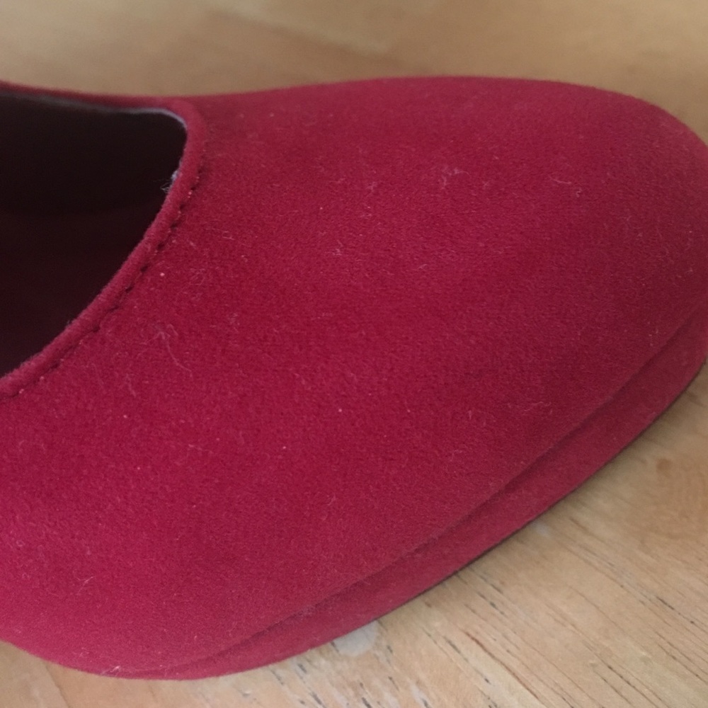Red heels - Picture 2 of 2