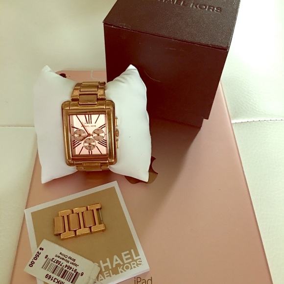 Michael Kors Rose Gold Watch main image 7