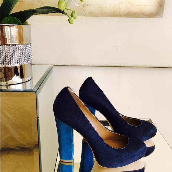 Ann Taylor Shoes - Ann Taylor Classic High Heel Pumps - Size 8