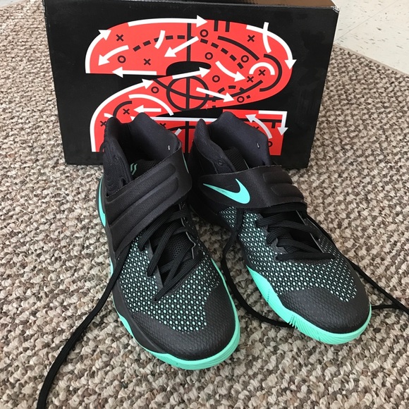 Nike Other - Green/black Kyre 2's