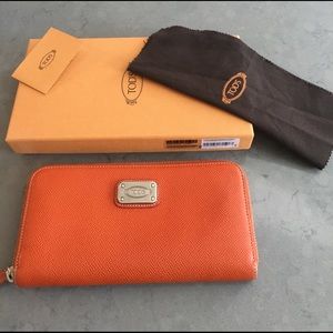 TOD's wallet