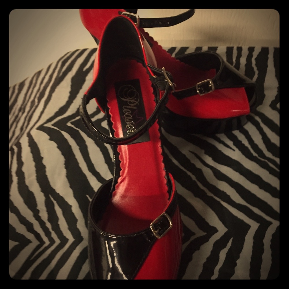 VERY SEXY! Brand New Red/Black Pleaser Heels