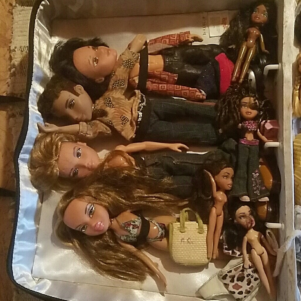 Doll's bratz,