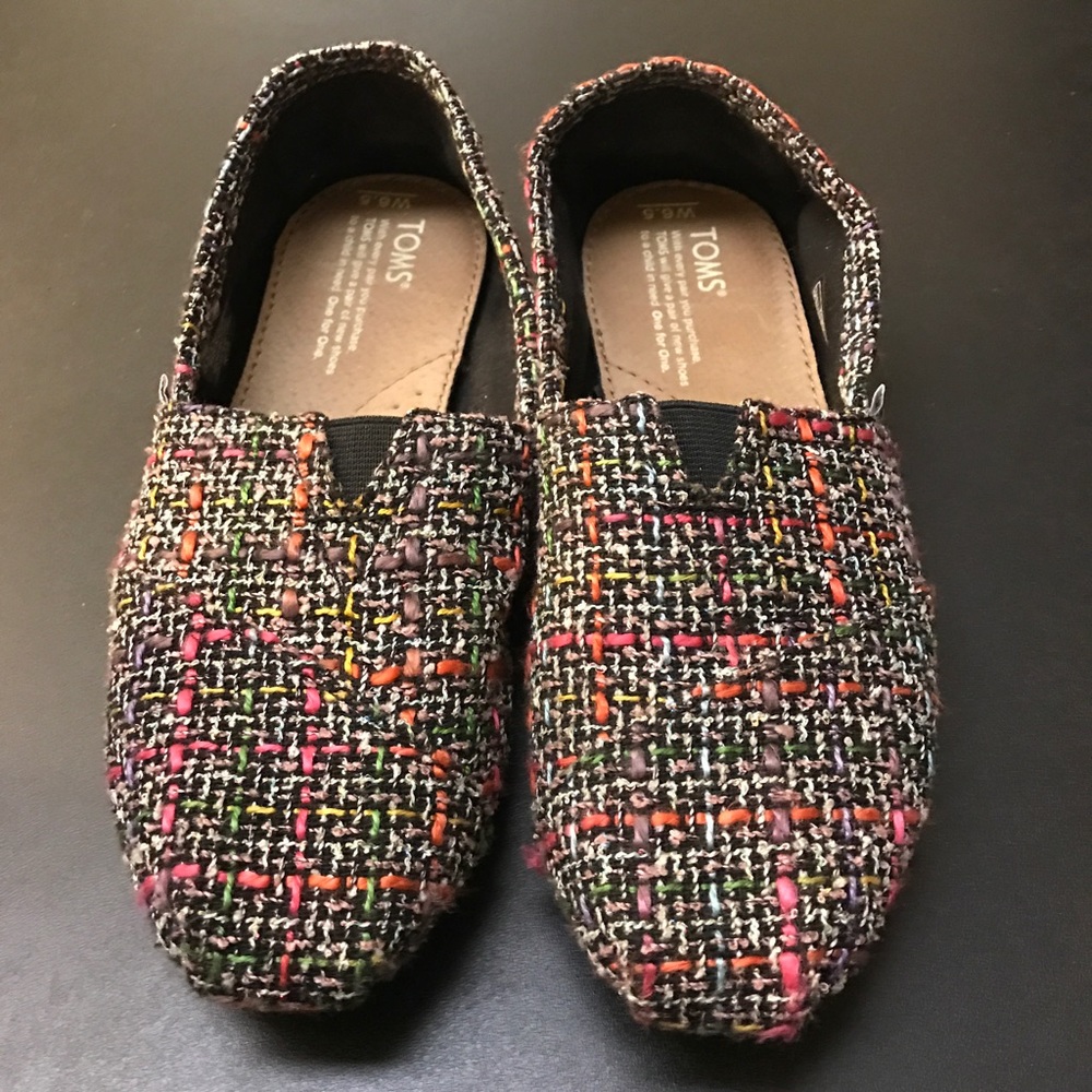 TOMS - Picture 2 of 3