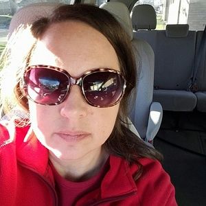 Meet your Posher, Angie