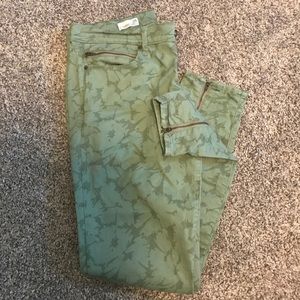 GAP Patterned Pants