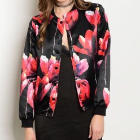LAST // 5 ⭐️ rated Tulips Floral Bomber Jacket - Picture 5 of 8