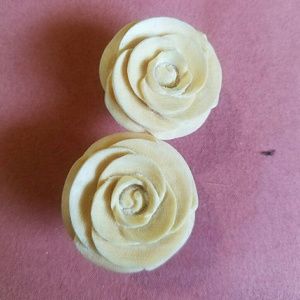 Rose wood plugs