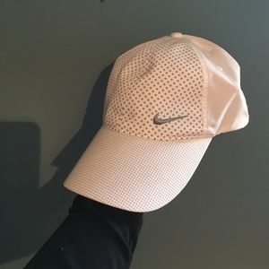 Nike woman's golf hat