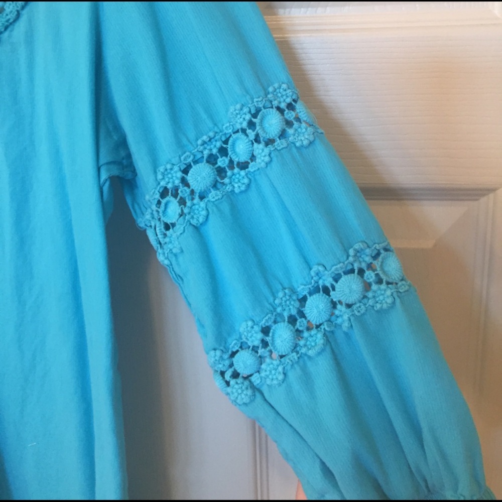 Flowy Blouse - Picture 3 of 3