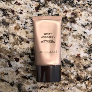 🆕Hourglass Illusion Hyalironic Skin Tint