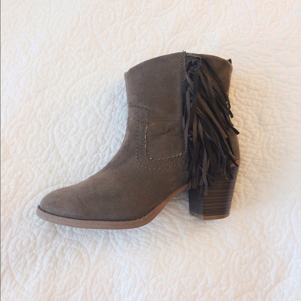 Gap booties