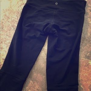 Lululemon athletic cropped pants