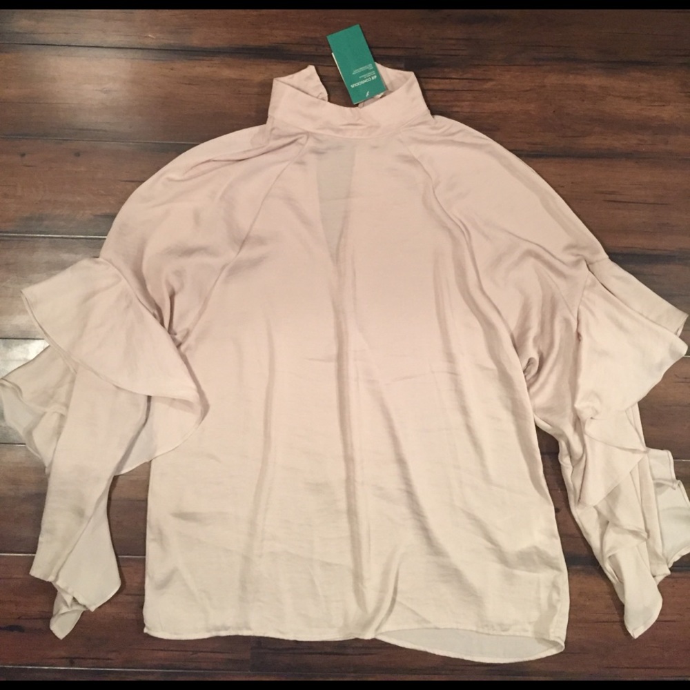 NEW h&m satin like shirt with ruffle sleeves!