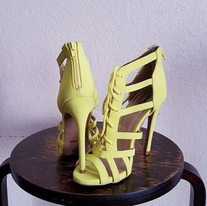 6inc yellow pumps