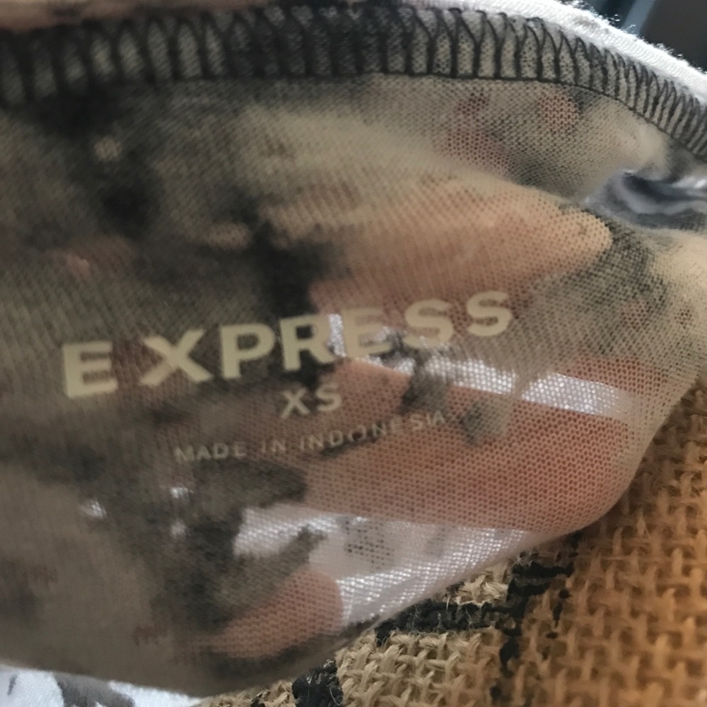 Express bat wing top - Picture 5 of 5