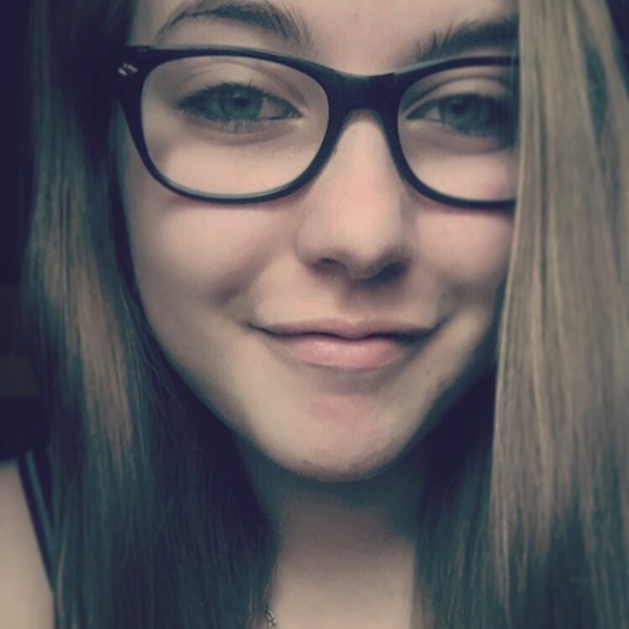 Meet your Posher, Deborah - Picture 1 of 1