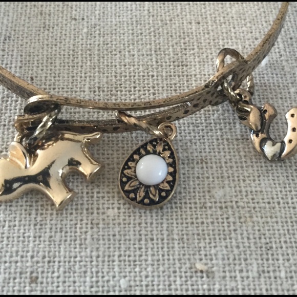 Charmed Bangle (elephant) - Picture 3 of 3