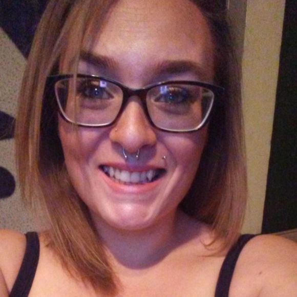 Meet your Posher, Emily - Picture 1 of 1