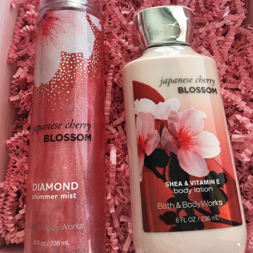 NEW bath and body Japanese Blossom ✨❤️
