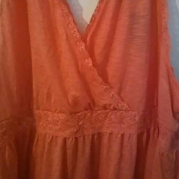 Pink girly tank top with frills - Picture 2 of 4