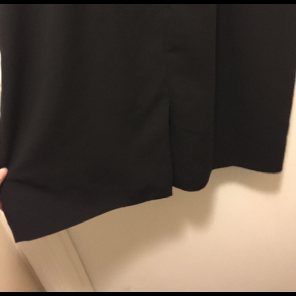 Black ruffle front dress - Picture 4 of 4