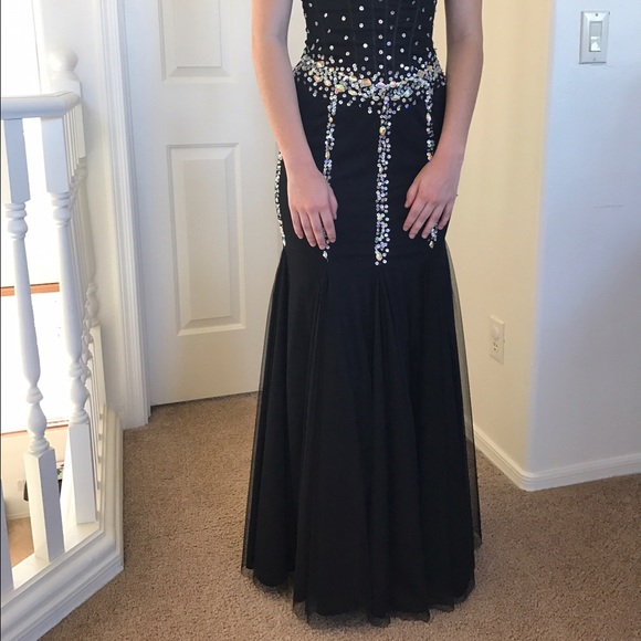 BLACK SEQUINED PROM DRESS - Picture 2 of 4