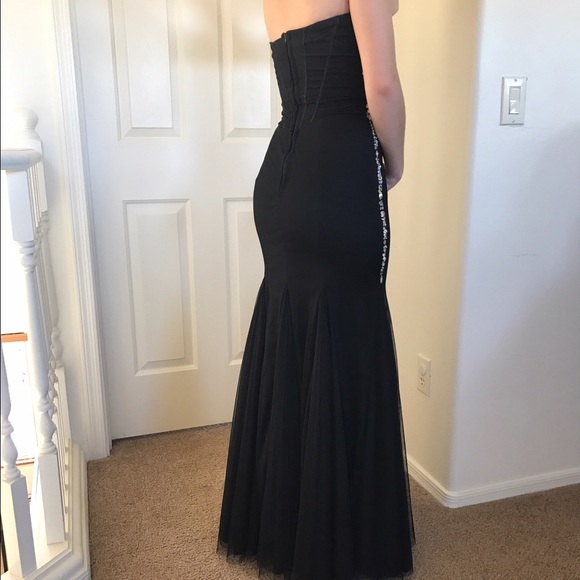 BLACK SEQUINED PROM DRESS - Picture 3 of 4