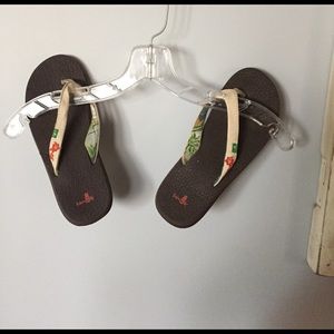 Sanuk sandals