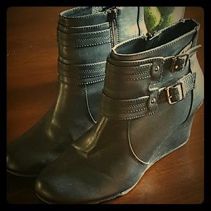 Kenneth Cole, Reaction Blk Wedge Ankle Boots, Sz11