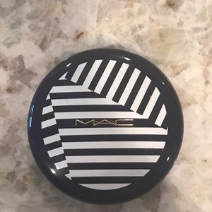 MAC Bronzing Powder