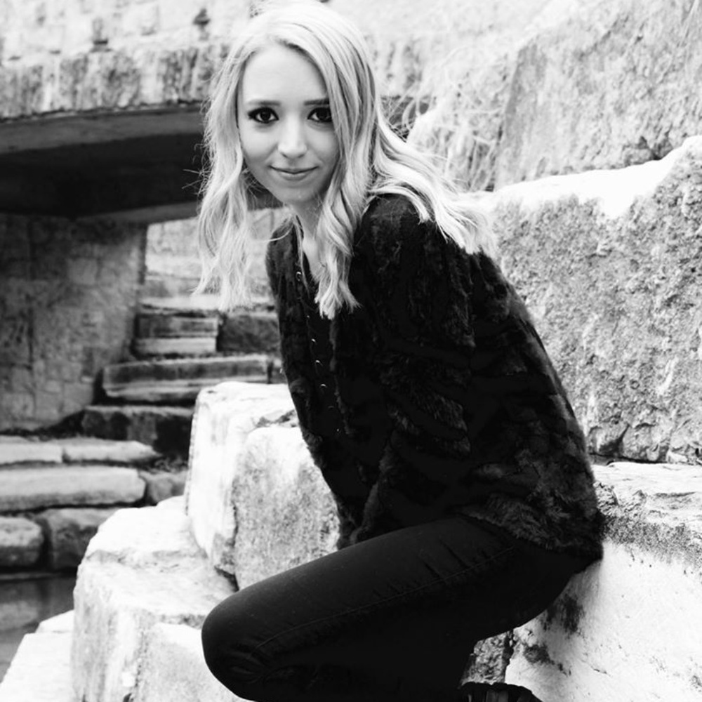 Meet your Posher, Ashley