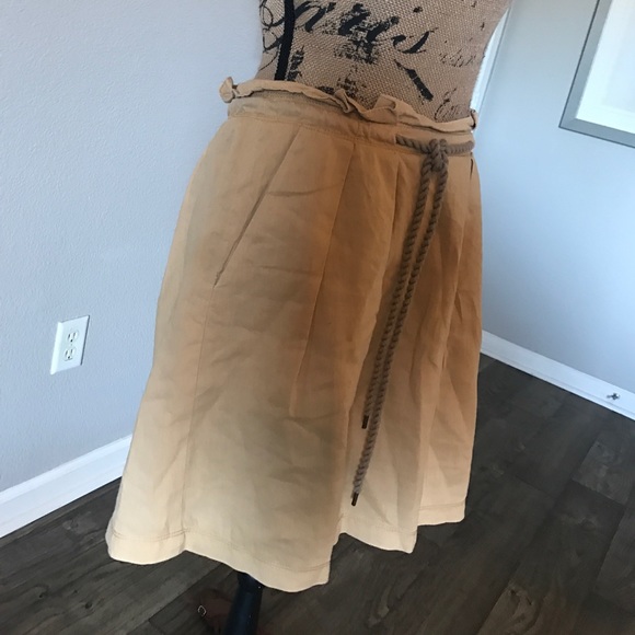Tan skirt - Picture 3 of 7