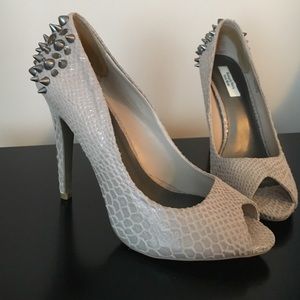 Simply Vera studded 4 inch heels