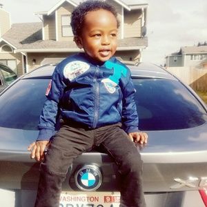 Meet your Posher, Ebony