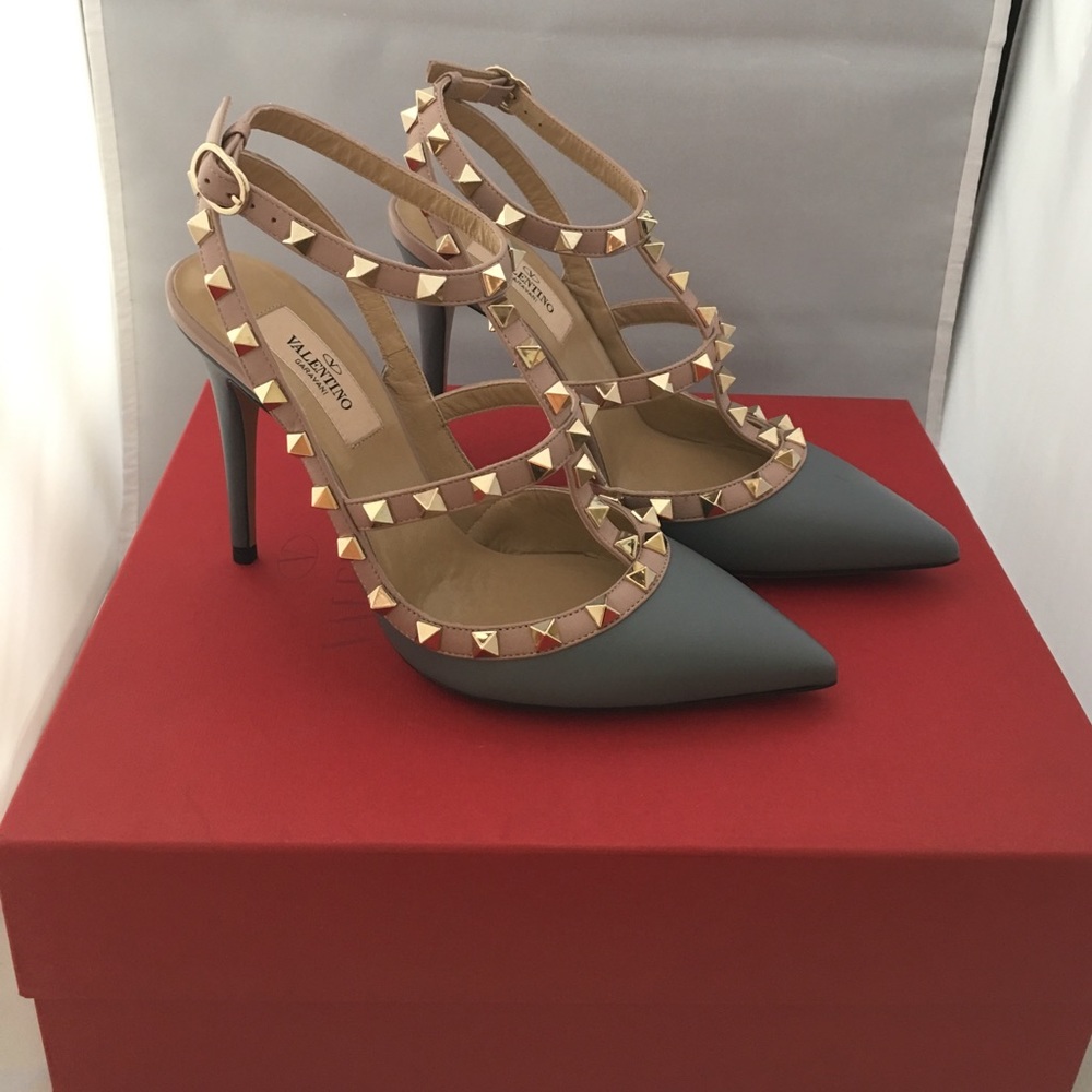 ❌SOLD❌ Valentino Rockstud Heels, Sz 36/Grey