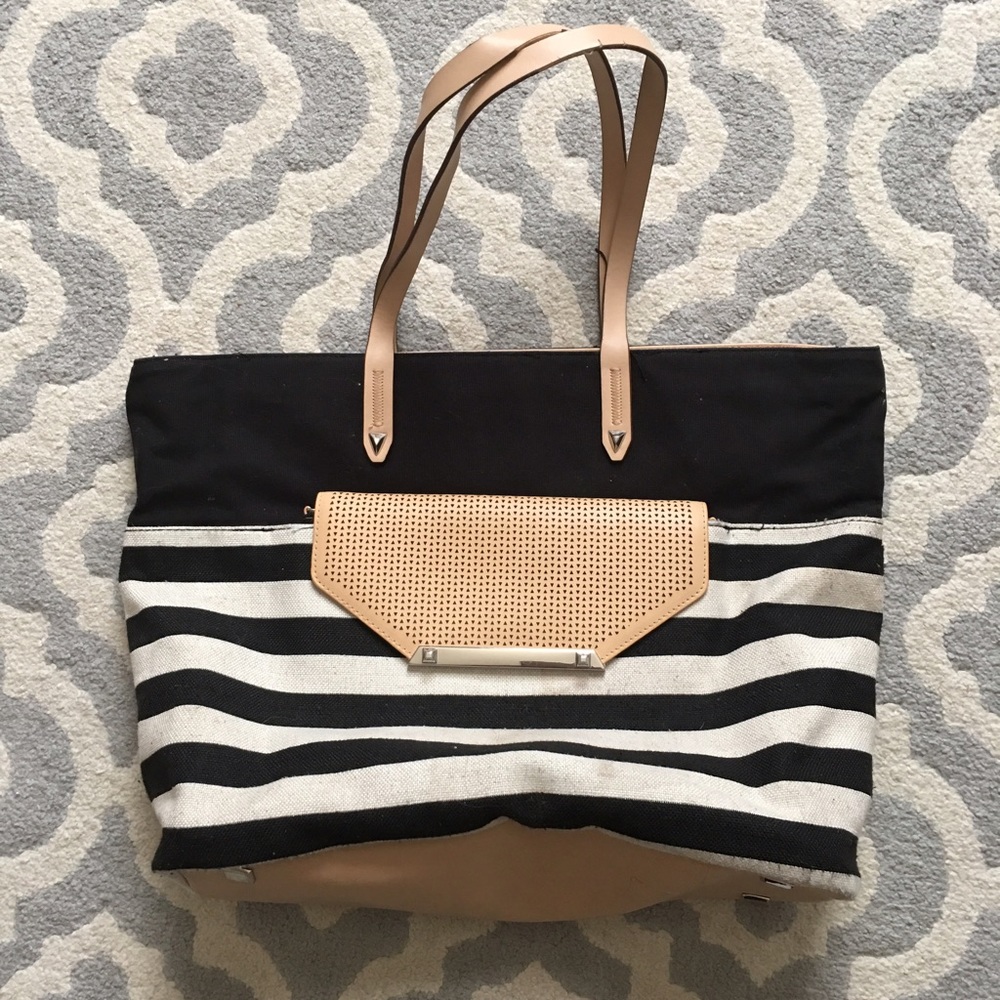 Stella & Dot Hudson tote with city slim clutch