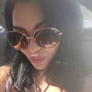 Meet your Posher, Carolina