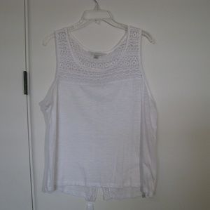 Lauren Conrad white w/crochet accents sleeveless
