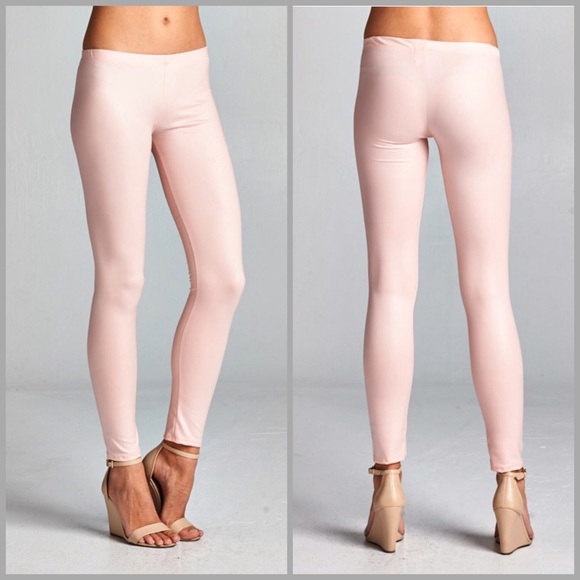 🌸White Matte Faux Leather Leggings - Picture 2 of 8