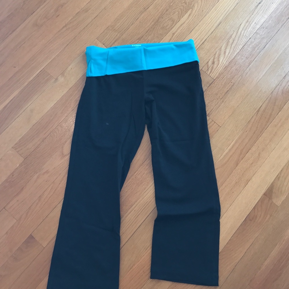 Express cropped yoga pants size small