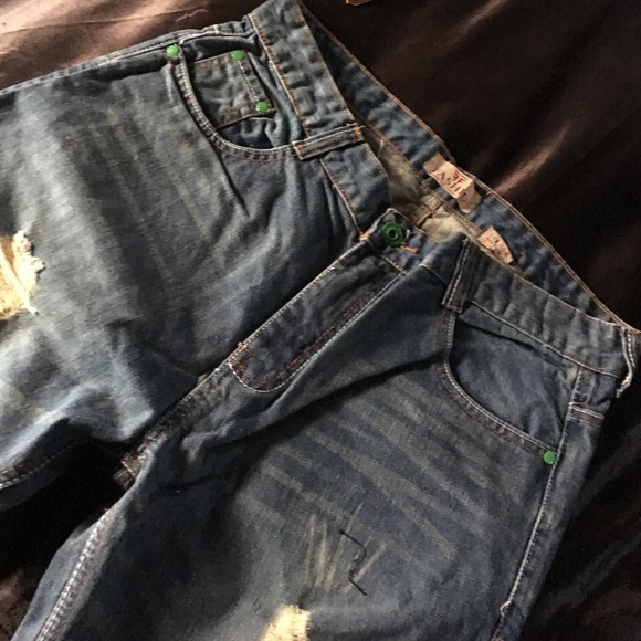 Ripped jeans - Picture 2 of 3