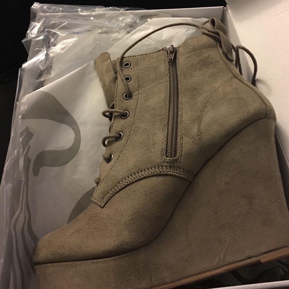 Taupe boots