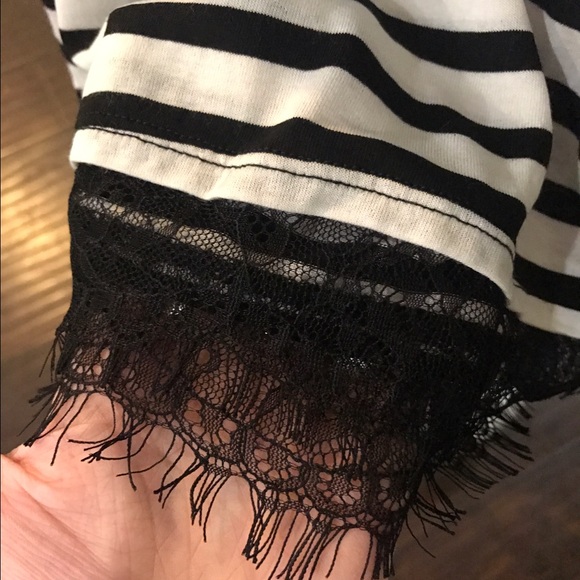 New Splendid striped lace trim open shoulder top - Picture 3 of 6